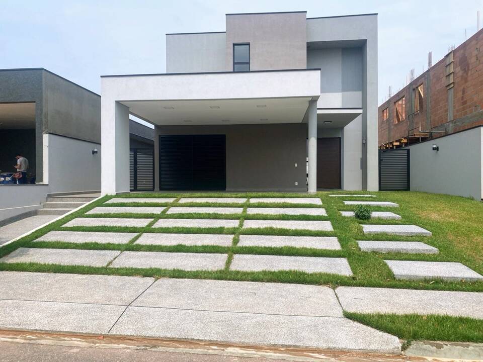 PARQUE DAS CAMÉLIAS - MEDEIROS - COND. FECHADO - AT 390m² - AC 235m²