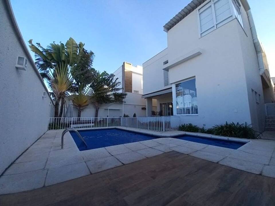 CONDOMÍNIO RESERVA DA SERRA - 4 SUÍTES - 6 VAGAS - AT 525m² - AC 399m²