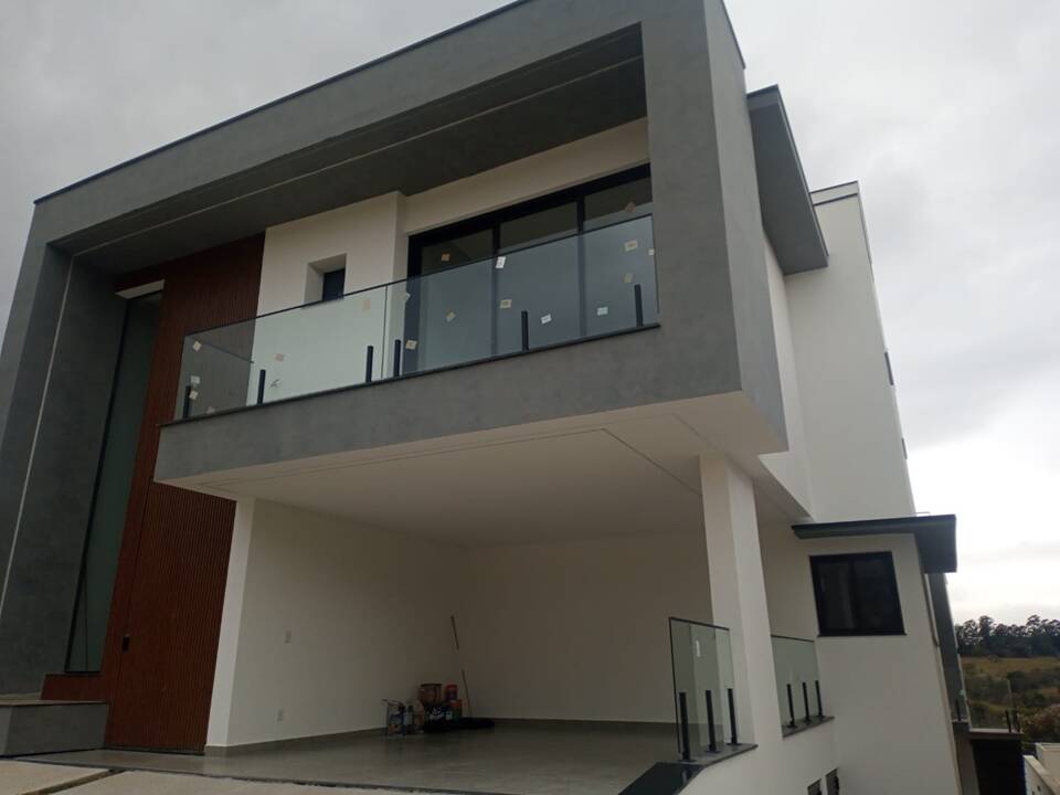 RESERVA DA SERRRA - ALTO PADRÃO - 4 SUÍTES - 7 VAGAS - AT 525m² - AC 500m²