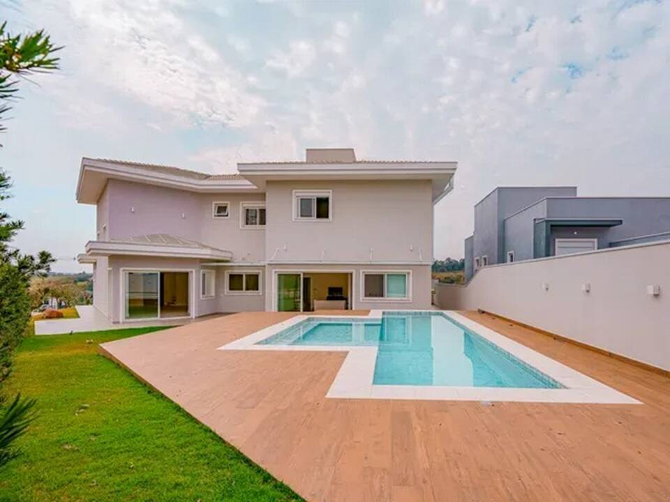 RESERVA DA SERRA - 4 SUÍTES - 6 VAGAS - AT 750m² - AC 533m² - PISCINA