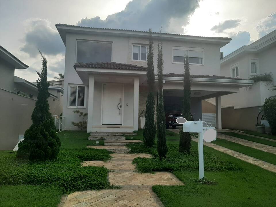 RESERVA DA SERRA - 4 SUÍTES - 7 VAGAS - AT 646m² - AC 400m² - PISCINA