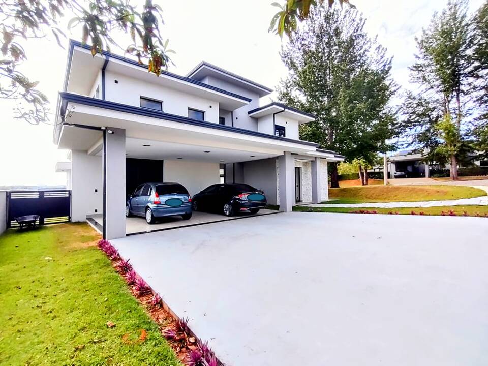 TERRA CAXAMBÚ - AT 1.000m² - AC 454m² - 3 SUÍTES - 3 VAGAS - PISCINA