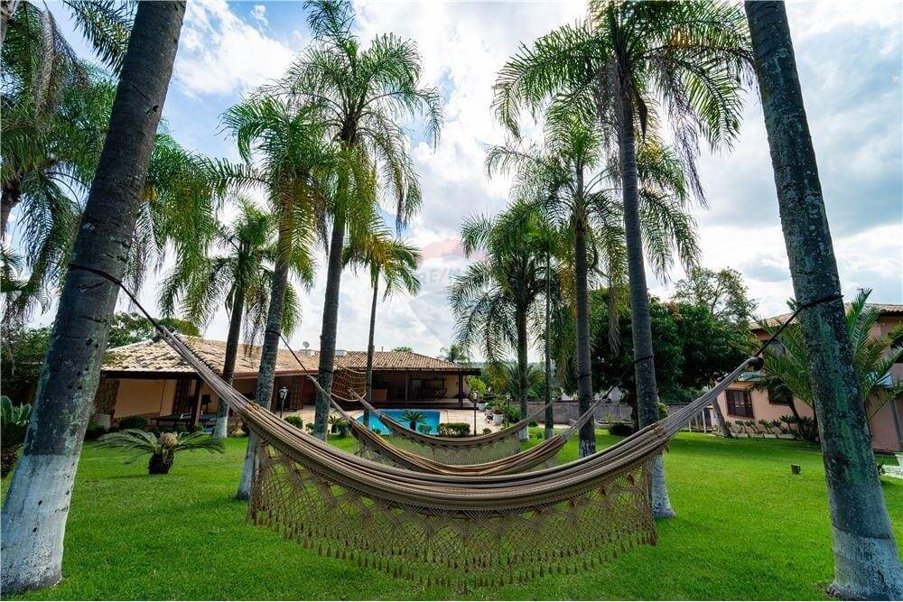 CURRUPIRA - 3 DORMS. - PISCINA - AT 2.200m² - AC 600m²