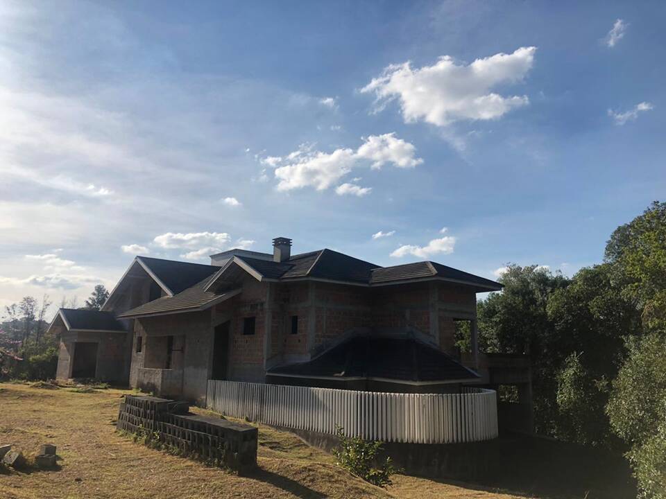 FAZENDA CAMPO VERDE- AT 5224m²- AC 612m²- 5 SUÍTES- 6 VAGAS- EM CONSTRUÇÃO