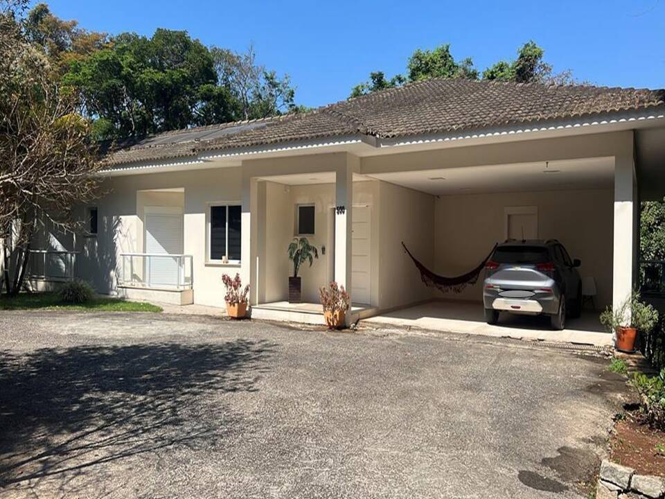 COND. FAZENDA CAMPO VERDE - AT 5328m² - AC 479m² - 3 SUÍTES - 3 VAGAS