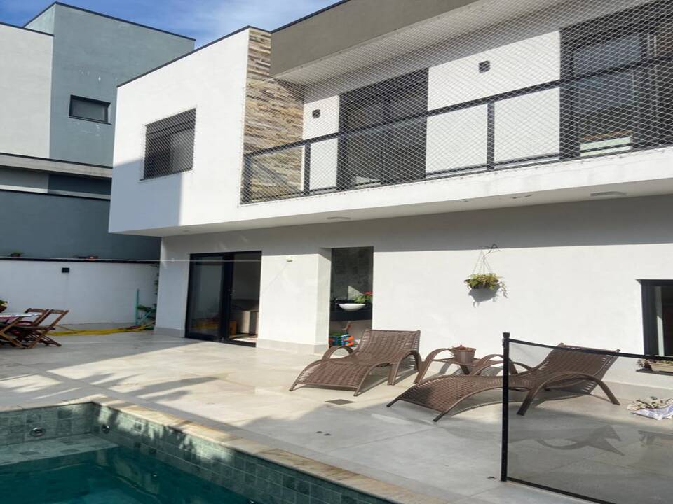 BRISAS JUNDIAÍ - 4 DORMS. (2 SUÍTES) - 4 VAGAS - AT 378m² - AC 340m²