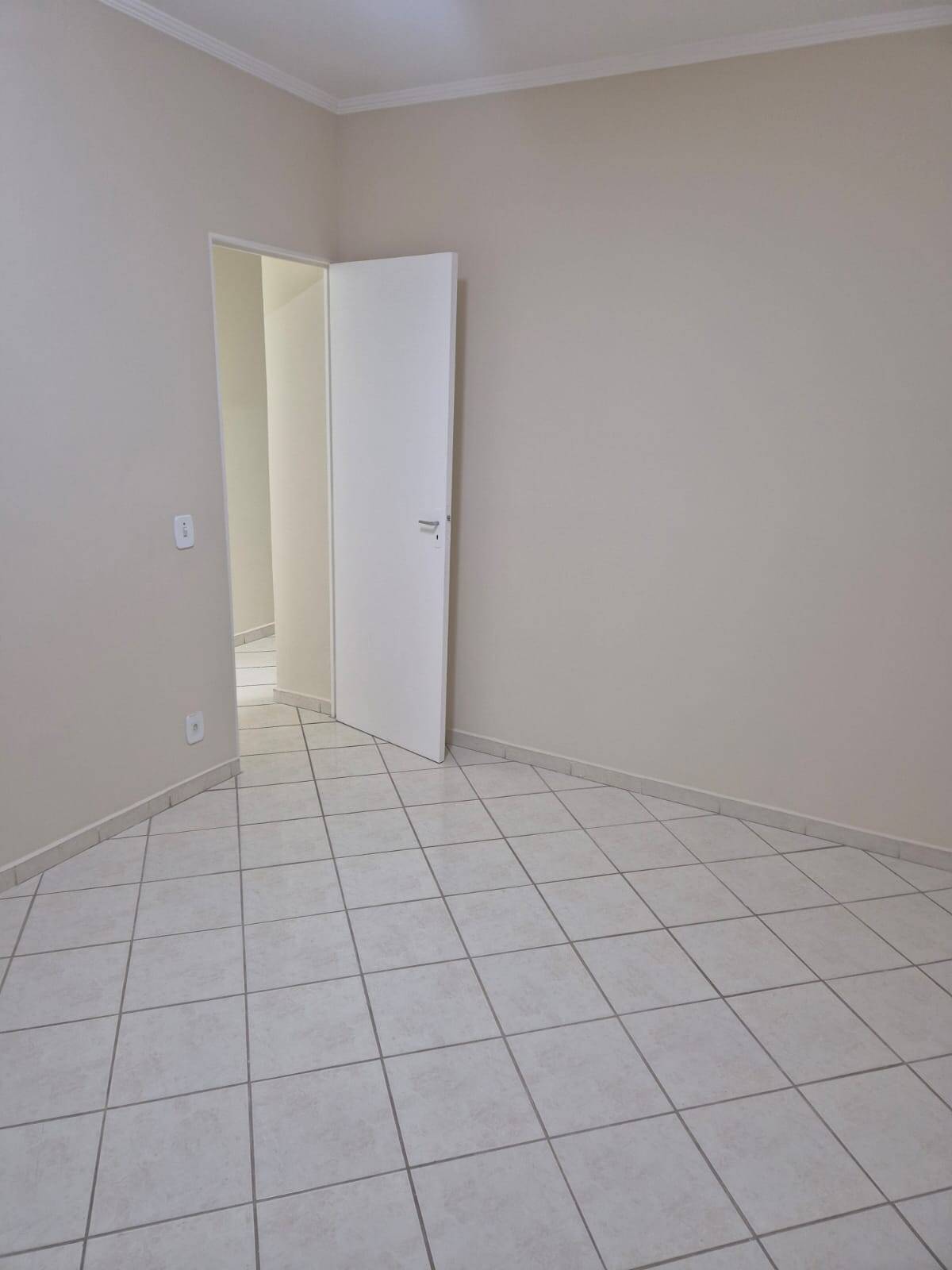 CHÁCARA DAS FLORES - JD. SAMAMBAIA - 2 DORMS. - 1 VAGA COBERTA - AU 57m²