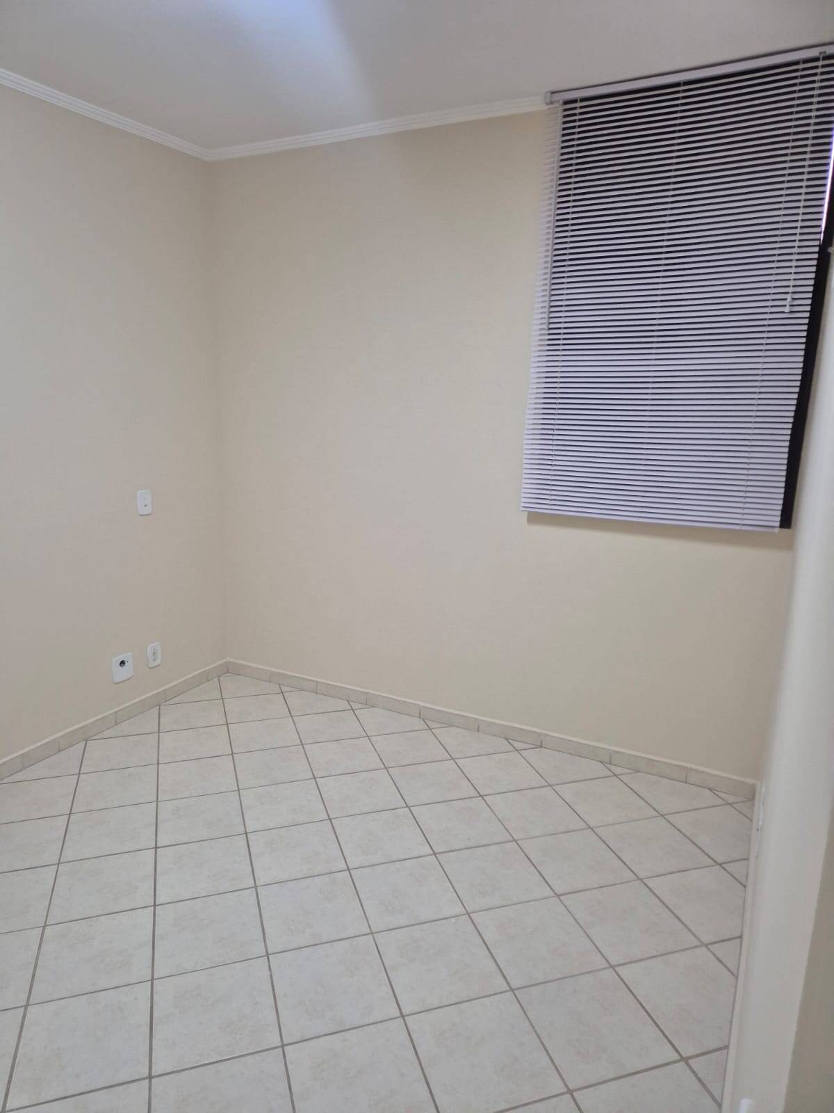 CHÁCARA DAS FLORES - JD. SAMAMBAIA - 2 DORMS. - 1 VAGA COBERTA - AU 57m²