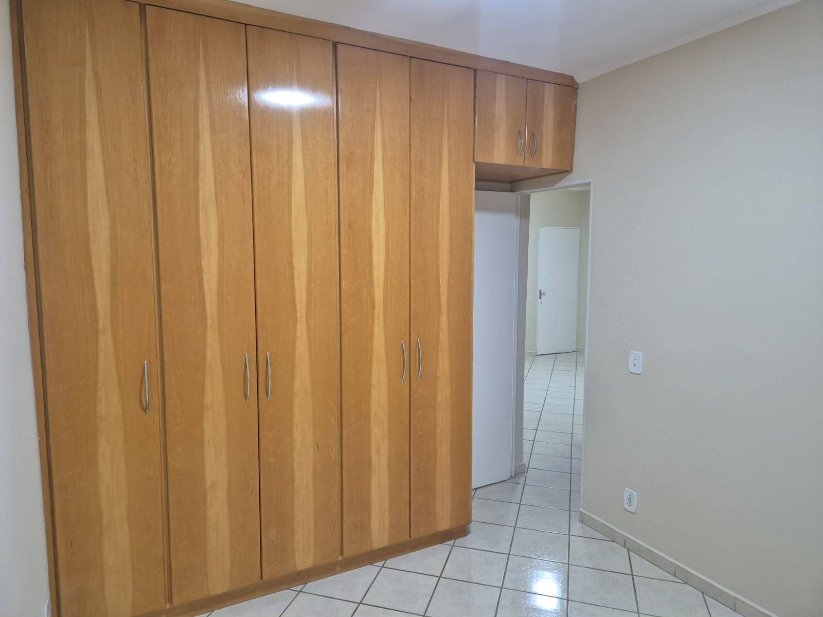 CHÁCARA DAS FLORES - JD. SAMAMBAIA - 2 DORMS. - 1 VAGA COBERTA - AU 57m²