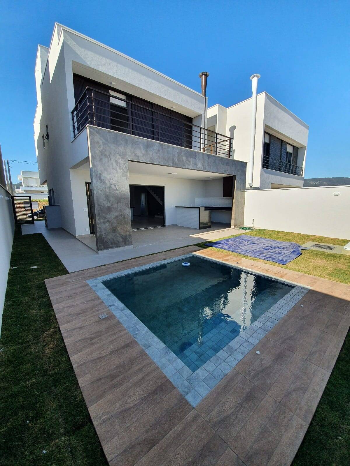 RESERVA ERMIDA - 3 SUÍTES - AC 186m² - 4 VAGAS - PISCINA