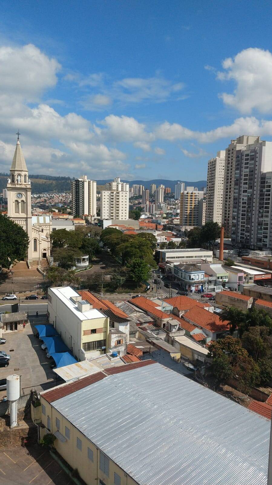ED. VILA ARENS (PRÓX. ESTAÇÃO FERROVIÁRIA) - 2 DORMS. - 1 VAGA - ANDAR ALTO