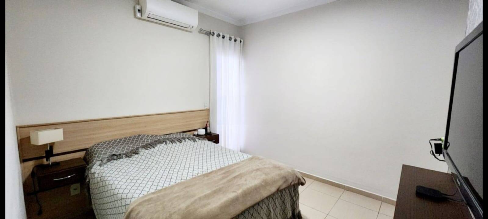 MORADA DO HORTO - 3 DORMS. (SUÍTE) - 4 VAGAS - AT 242m² - AC 180m²