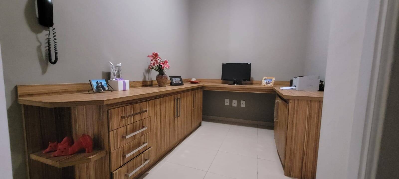 MORADA DO HORTO - 3 DORMS. (SUÍTE) - 4 VAGAS - AT 242m² - AC 180m²