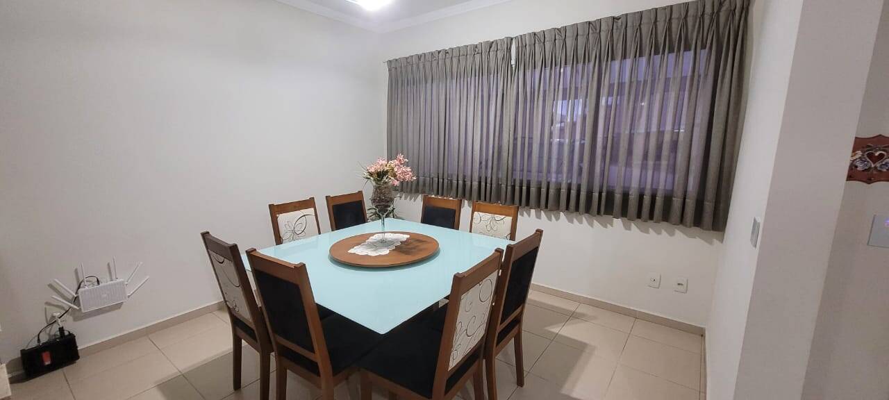MORADA DO HORTO - 3 DORMS. (SUÍTE) - 4 VAGAS - AT 242m² - AC 180m²