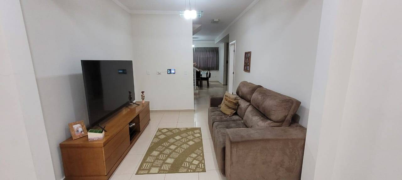 MORADA DO HORTO - 3 DORMS. (SUÍTE) - 4 VAGAS - AT 242m² - AC 180m²
