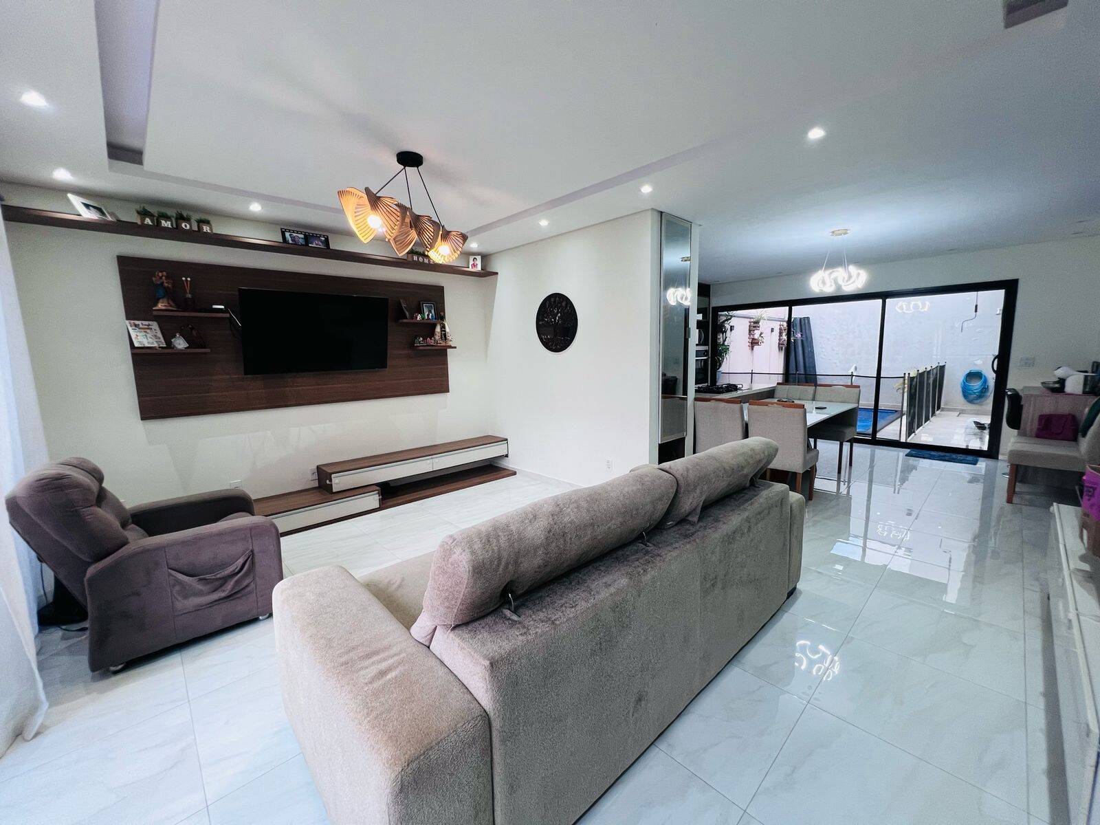 CONDOMÍNIO RESERVA DA MATA - AC 210m² - 3 DORMS. (SUÍTE) - 4 VAGAS