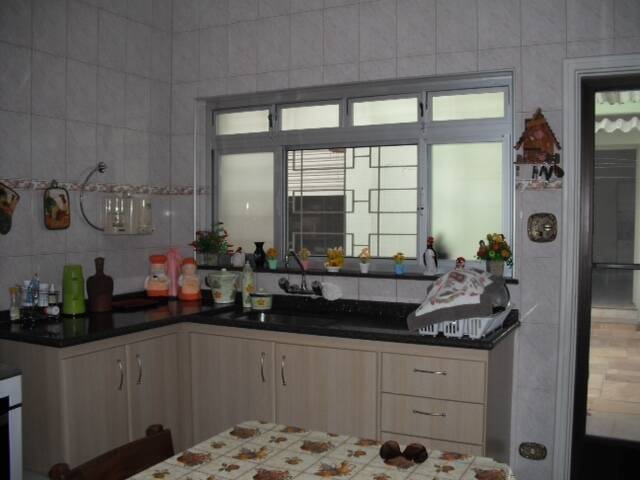 VILA PROGRESSO - TÉRREA - 3 DORMS. (SUÍTE) - 4 VAGAS - AT 315m² - AC 140m²