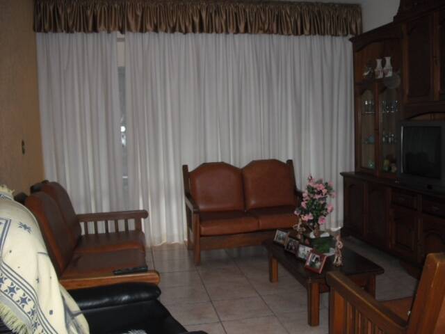 VILA PROGRESSO - TÉRREA - 3 DORMS. (SUÍTE) - 4 VAGAS - AT 315m² - AC 140m²