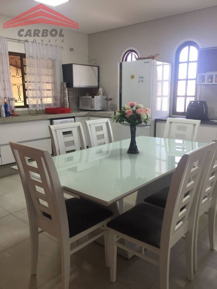 Casa, 3 quartos, 200 m² - Foto 26