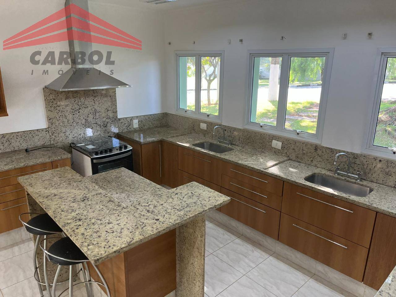 Casa de Condomínio para alugar com 4 quartos, 360m² - Foto 14