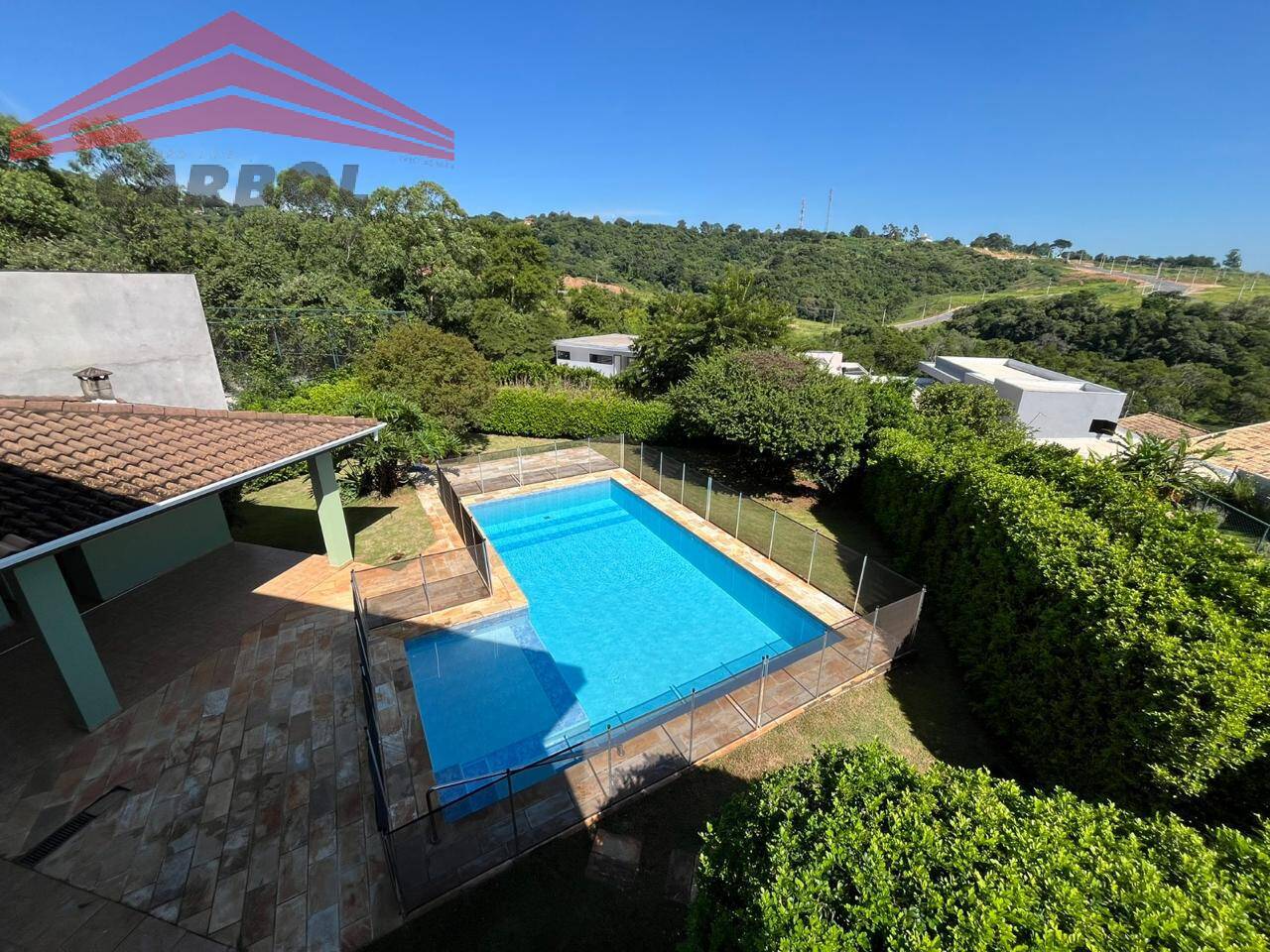 Casa de Condomínio para alugar com 4 quartos, 360m² - Foto 3
