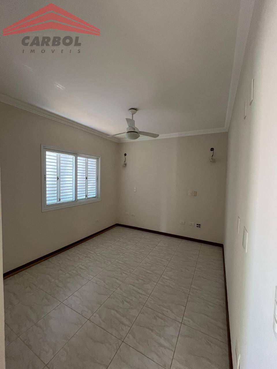 Casa de Condomínio para alugar com 4 quartos, 360m² - Foto 25