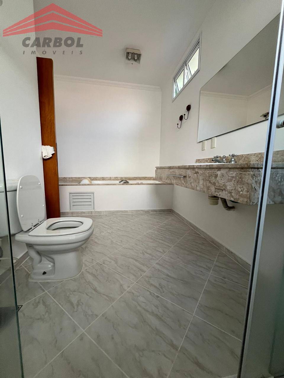 Casa de Condomínio para alugar com 4 quartos, 360m² - Foto 31