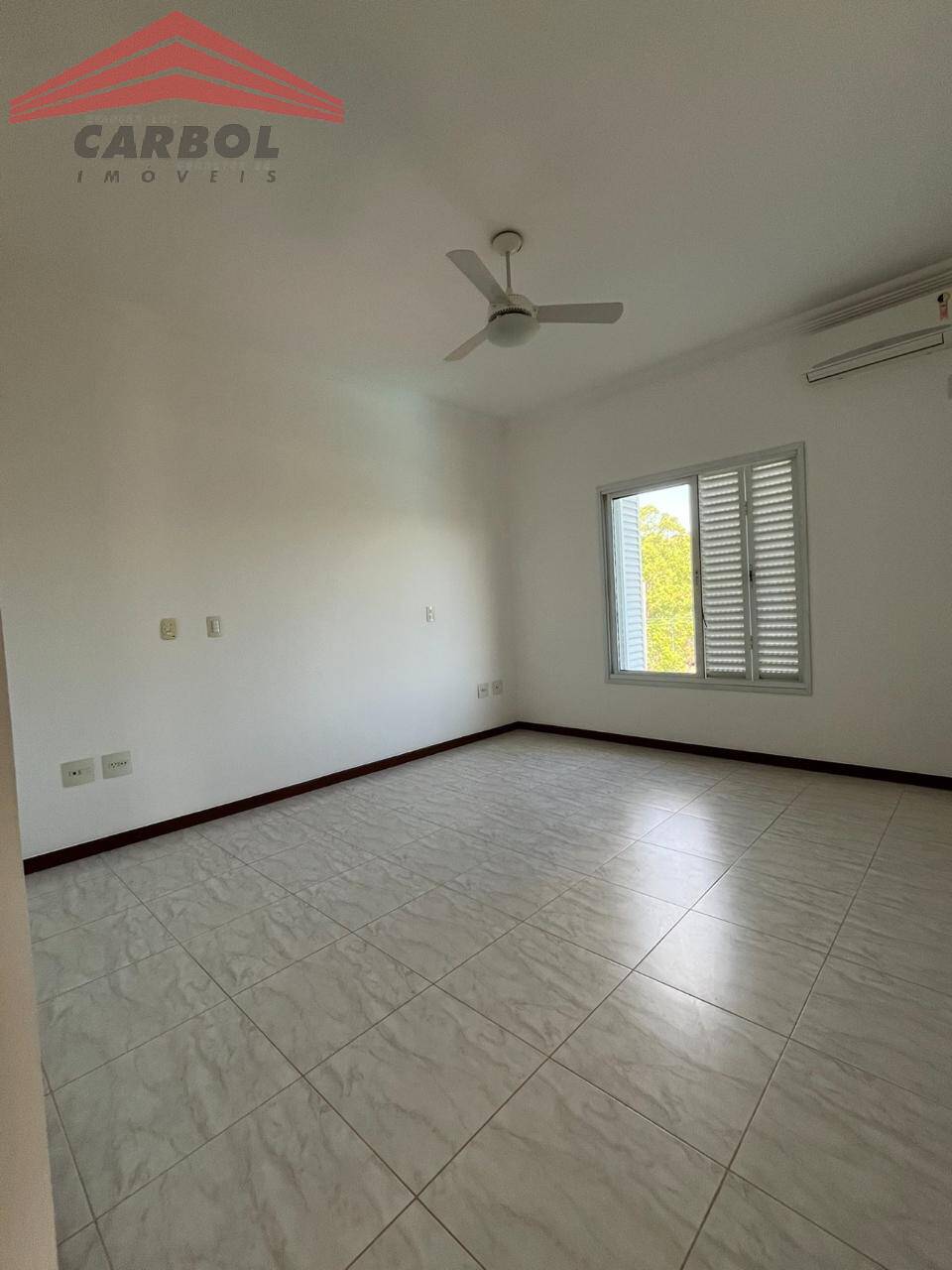 Casa de Condomínio para alugar com 4 quartos, 360m² - Foto 32