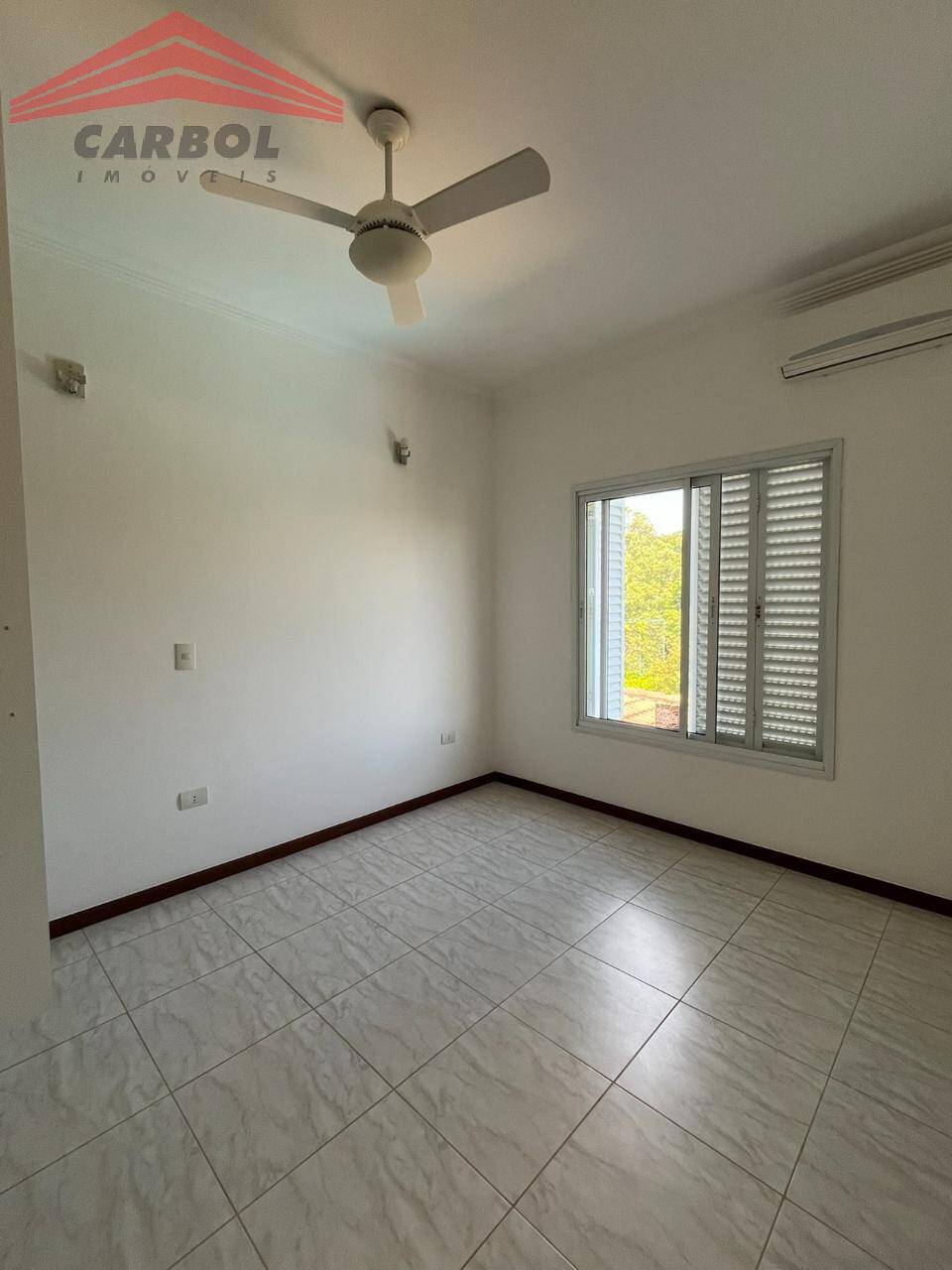 Casa de Condomínio para alugar com 4 quartos, 360m² - Foto 37