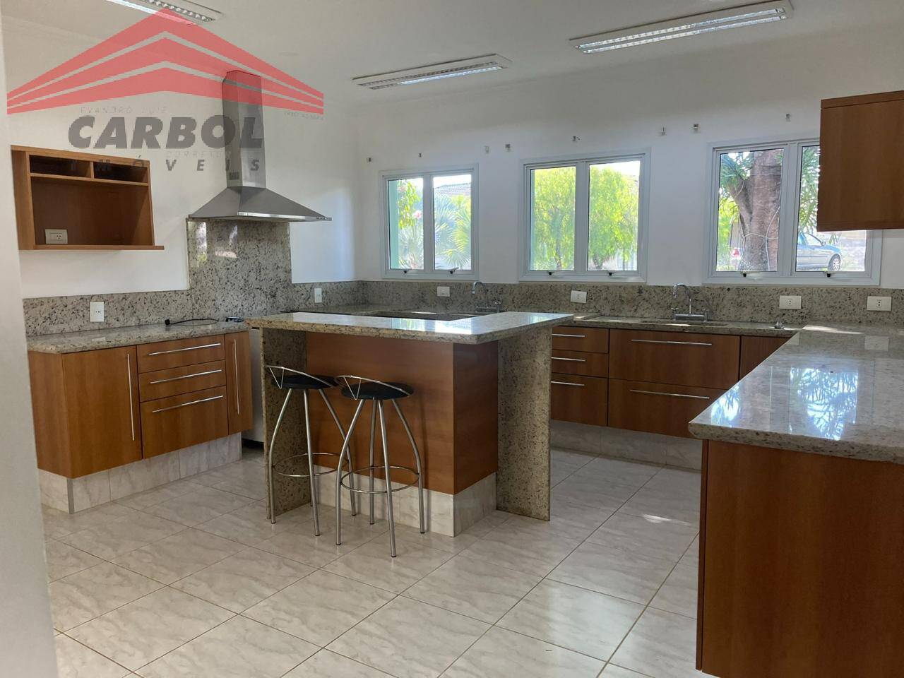 Casa de Condomínio para alugar com 4 quartos, 360m² - Foto 17