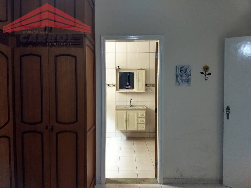 Casa à venda com 3 quartos, 200m² - Foto 7