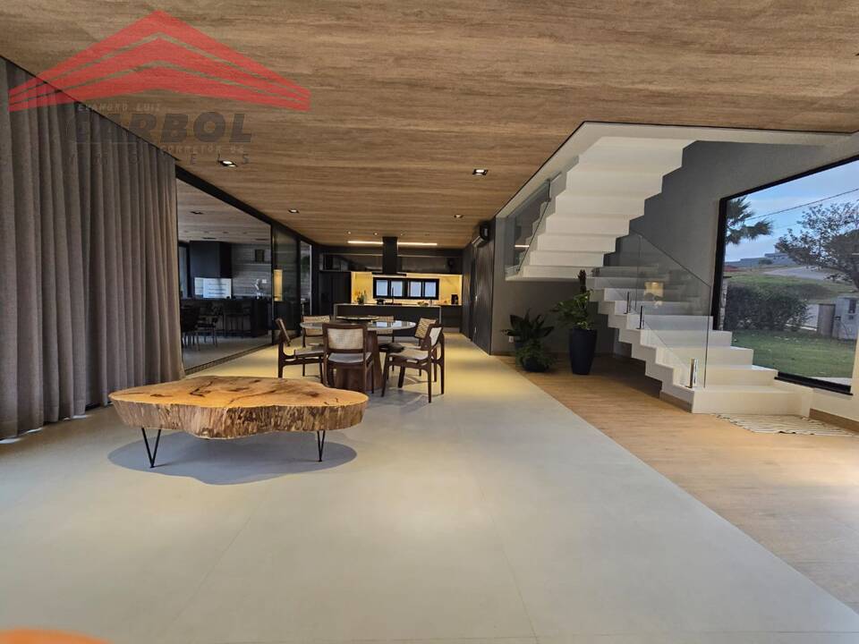 Casa de Condomínio à venda com 3 quartos, 400m² - Foto 4