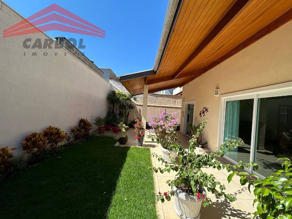 CONDOMÍNIO VILLAGE DAS FLORES - AT 375m² - AC 205m² - 3 DORMS. - 4 VAGAS