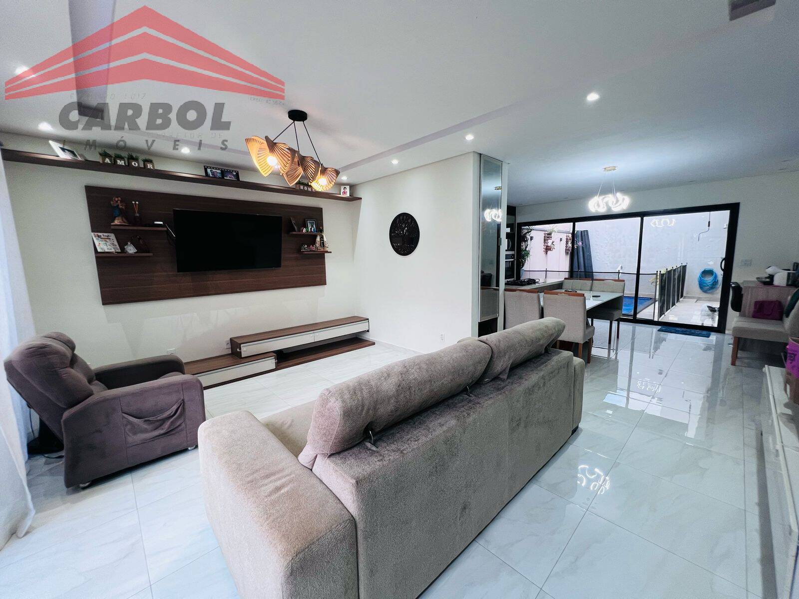 Casa de Condomínio à venda com 3 quartos, 210m² - Foto 1