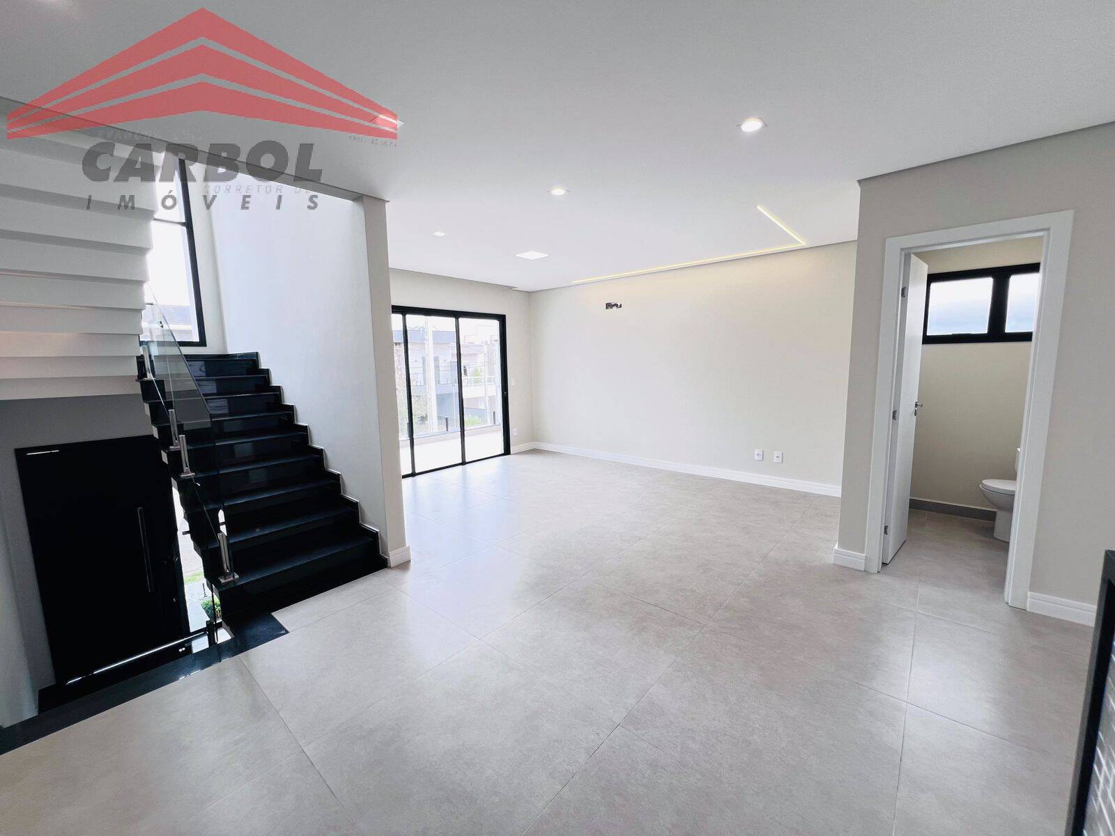 Casa de Condomínio à venda com 3 quartos, 160m² - Foto 1