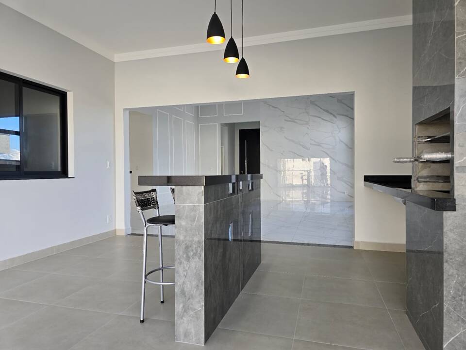 COND. CAMBARAH - JARINÚ - AT 500m² - AC 240m² - 3 DORMS. (SUITE) - 4 VAGAS