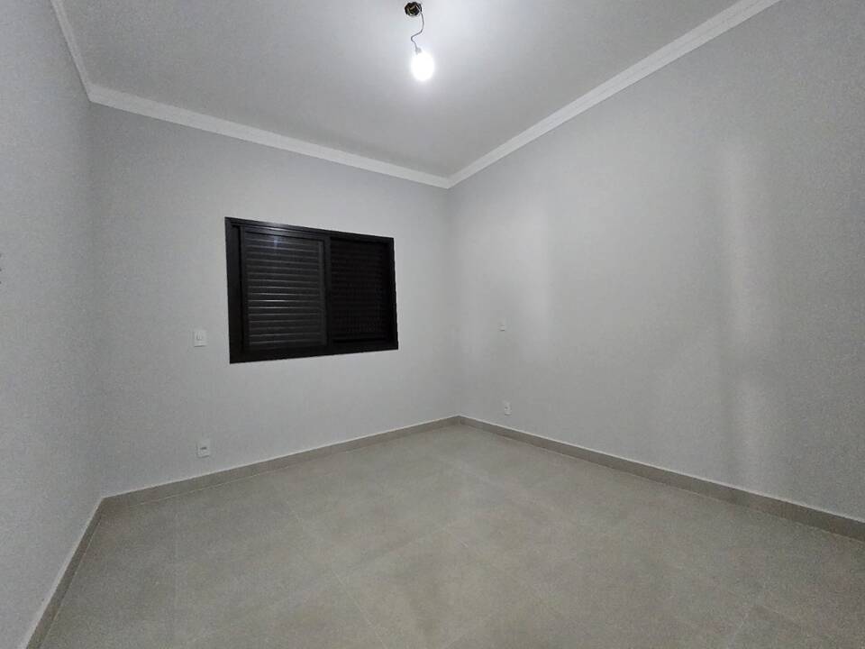 COND. CAMBARAH - JARINÚ - AT 500m² - AC 240m² - 3 DORMS. (SUITE) - 4 VAGAS