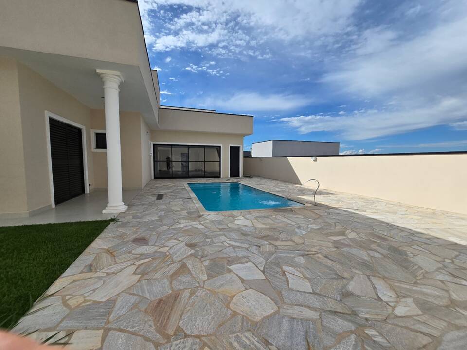 COND. CAMBARAH - JARINÚ - AT 500m² - AC 240m² - 3 DORMS. (SUITE) - 4 VAGAS