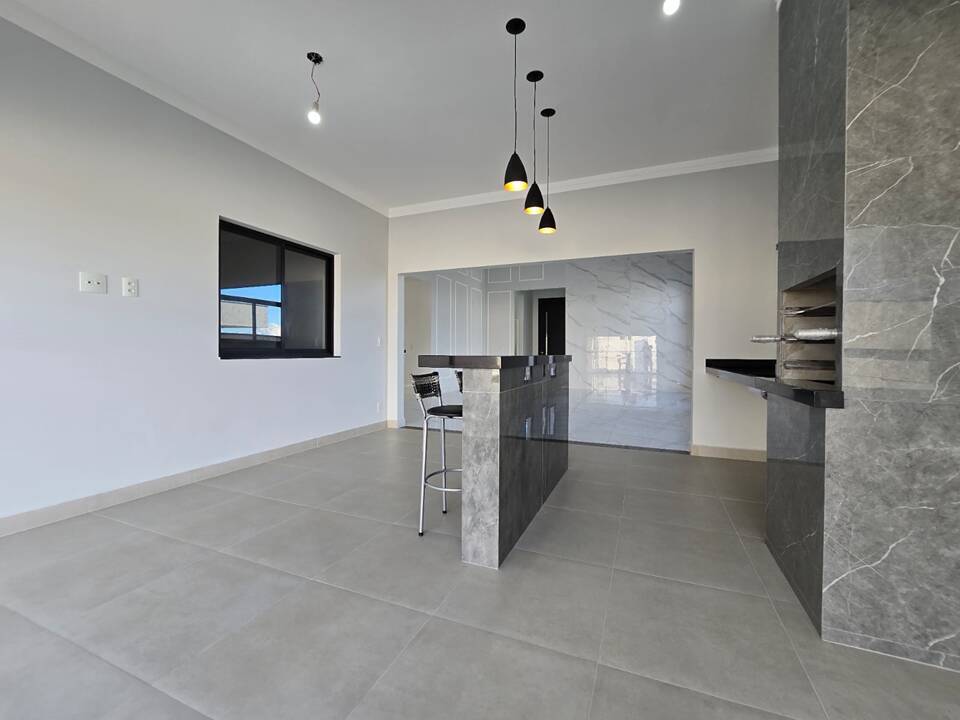 COND. CAMBARAH - JARINÚ - AT 500m² - AC 240m² - 3 DORMS. (SUITE) - 4 VAGAS