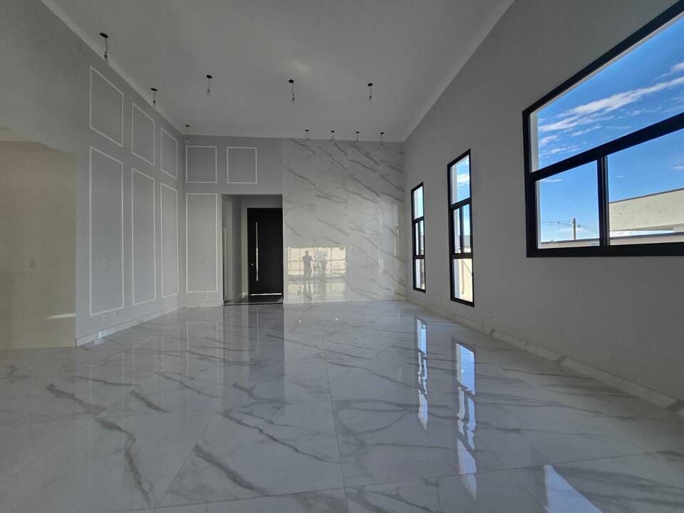 COND. CAMBARAH - JARINÚ - AT 500m² - AC 240m² - 3 DORMS. (SUITE) - 4 VAGAS