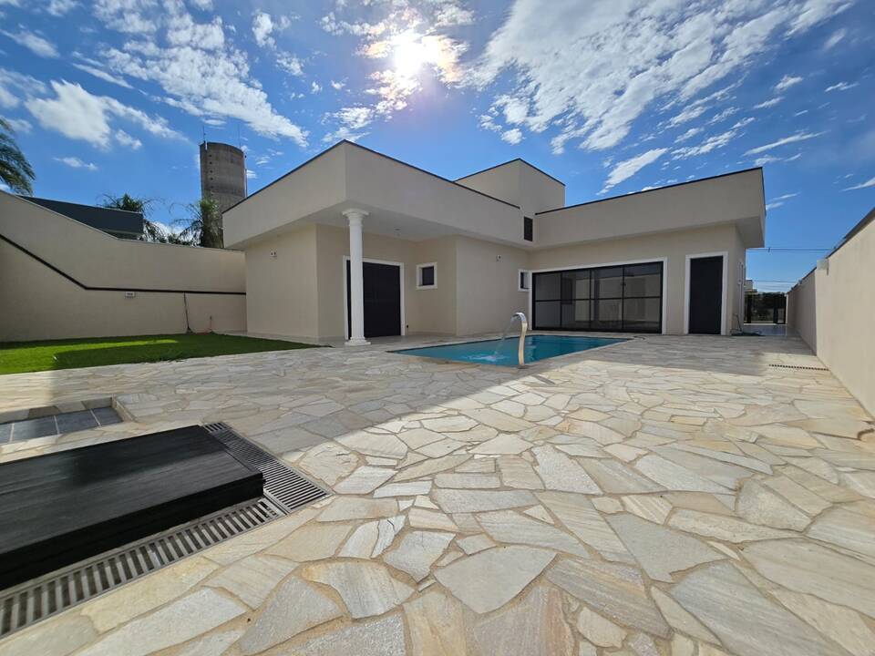 COND. CAMBARAH - JARINÚ - AT 500m² - AC 240m² - 3 DORMS. (SUITE) - 4 VAGAS