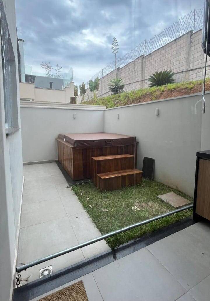 COND. RESERVA DA MATA - 3 DORMS. (SUÍTE) - 4 VAGAS - PERMUTA P/ APTO.