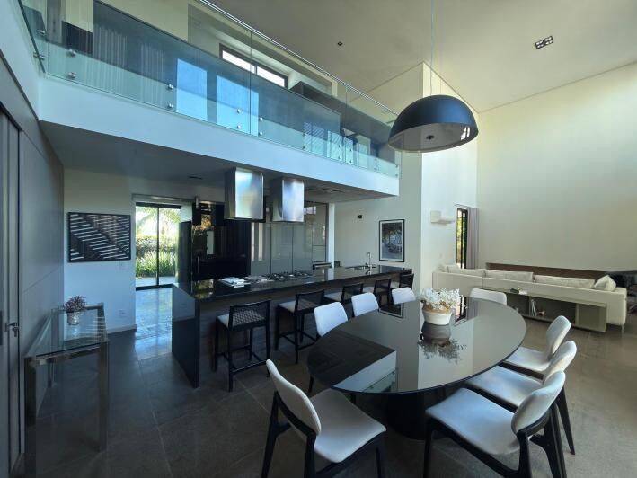 VEDUTA BLUE - SOBRADO ALTO PADRÃO - 2 SUÍTES - 4 VAGAS - AC 250m²
