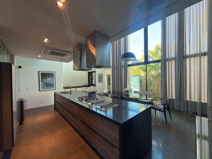 VEDUTA BLUE - SOBRADO ALTO PADRÃO - 2 SUÍTES - 4 VAGAS - AC 250m²