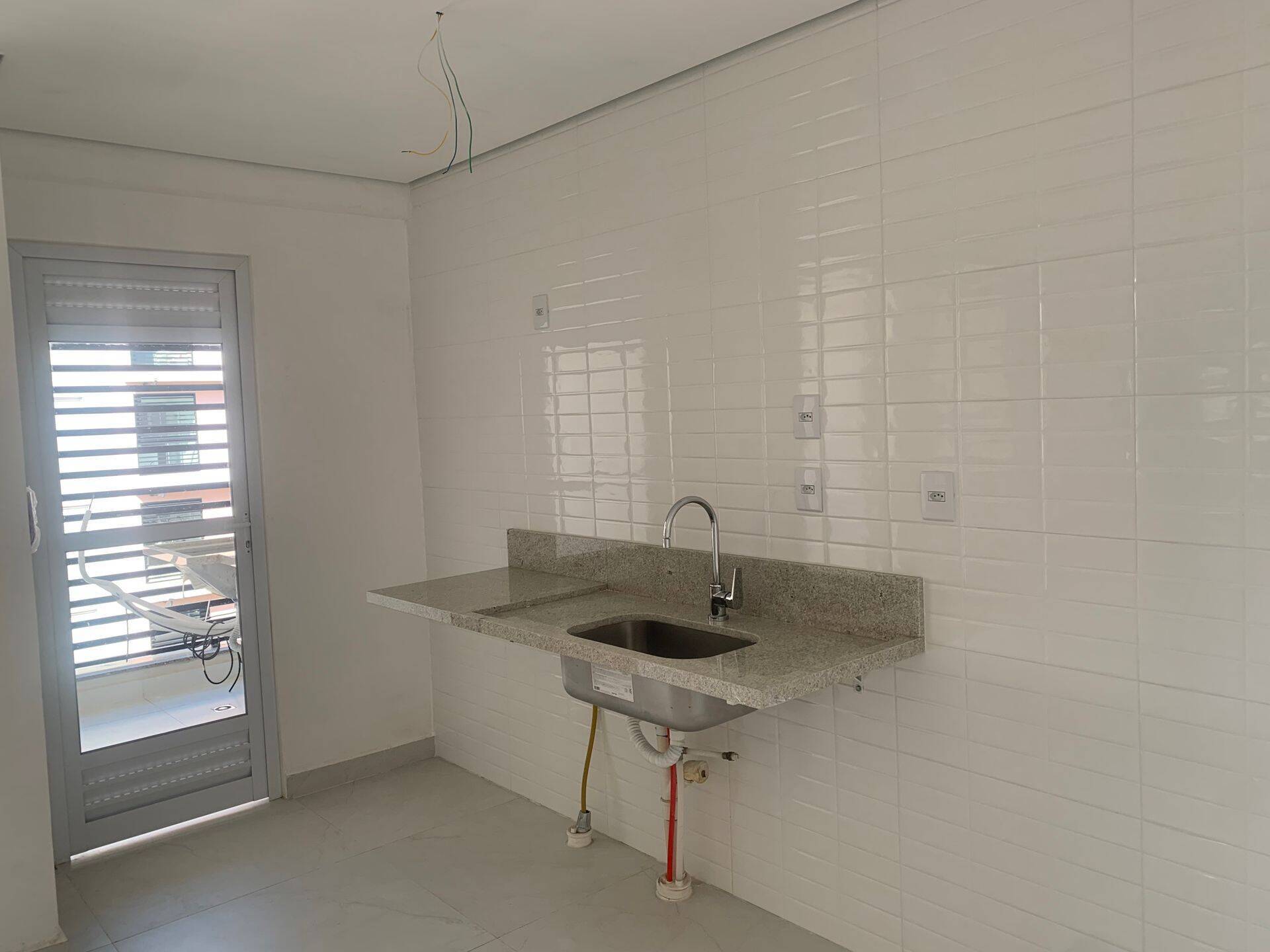 CONDOMÍNIO VALLIS - 3 DORMS. (SUÍTE) - 2 VAGAS COBERTAS - AU 88m²