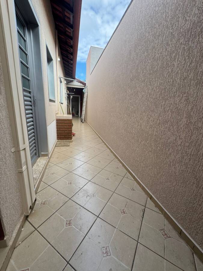 JARDIM SARAPIRANGA - TÉRREA - 3 DORMS (SUÍTE) - 2 VAGAS COBERTAS - AC 126m²