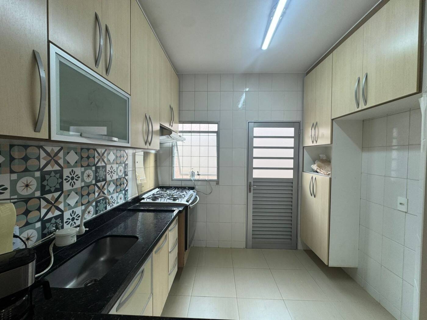 JARDIM SARAPIRANGA - TÉRREA - 3 DORMS (SUÍTE) - 2 VAGAS COBERTAS - AC 126m²