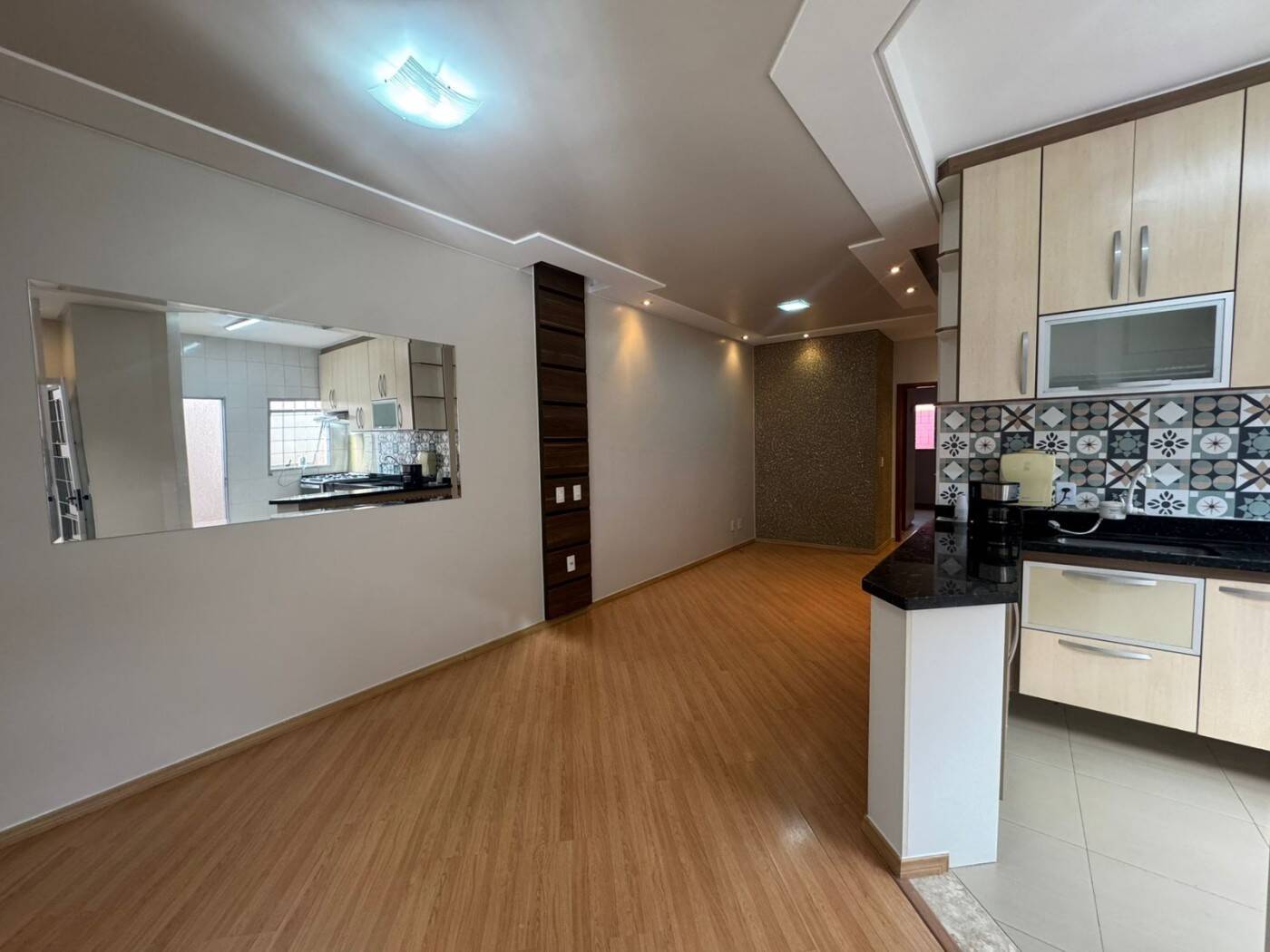 JARDIM SARAPIRANGA - TÉRREA - 3 DORMS (SUÍTE) - 2 VAGAS COBERTAS - AC 126m²