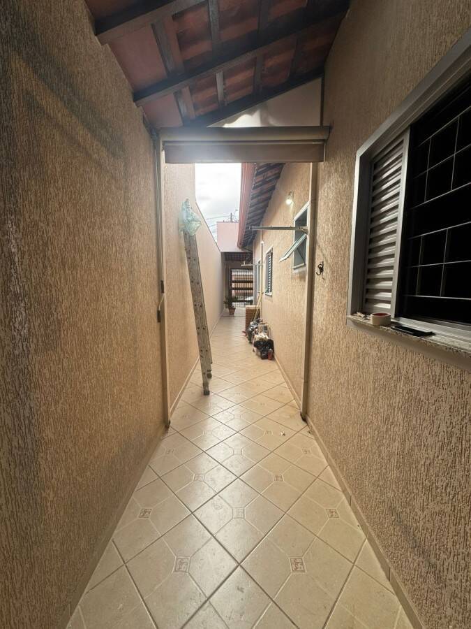 JARDIM SARAPIRANGA - TÉRREA - 3 DORMS (SUÍTE) - 2 VAGAS COBERTAS - AC 126m²