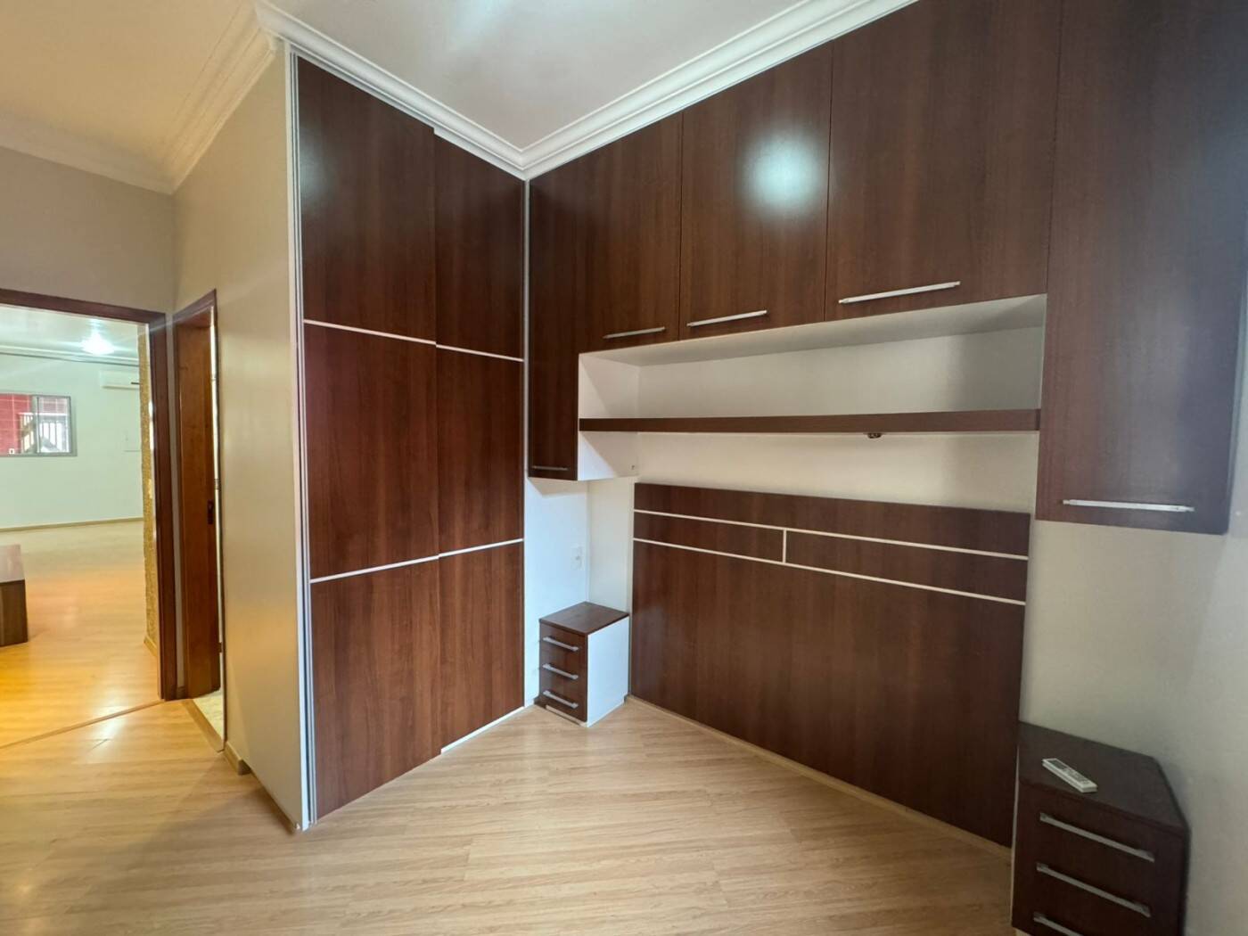 JARDIM SARAPIRANGA - TÉRREA - 3 DORMS (SUÍTE) - 2 VAGAS COBERTAS - AC 126m²
